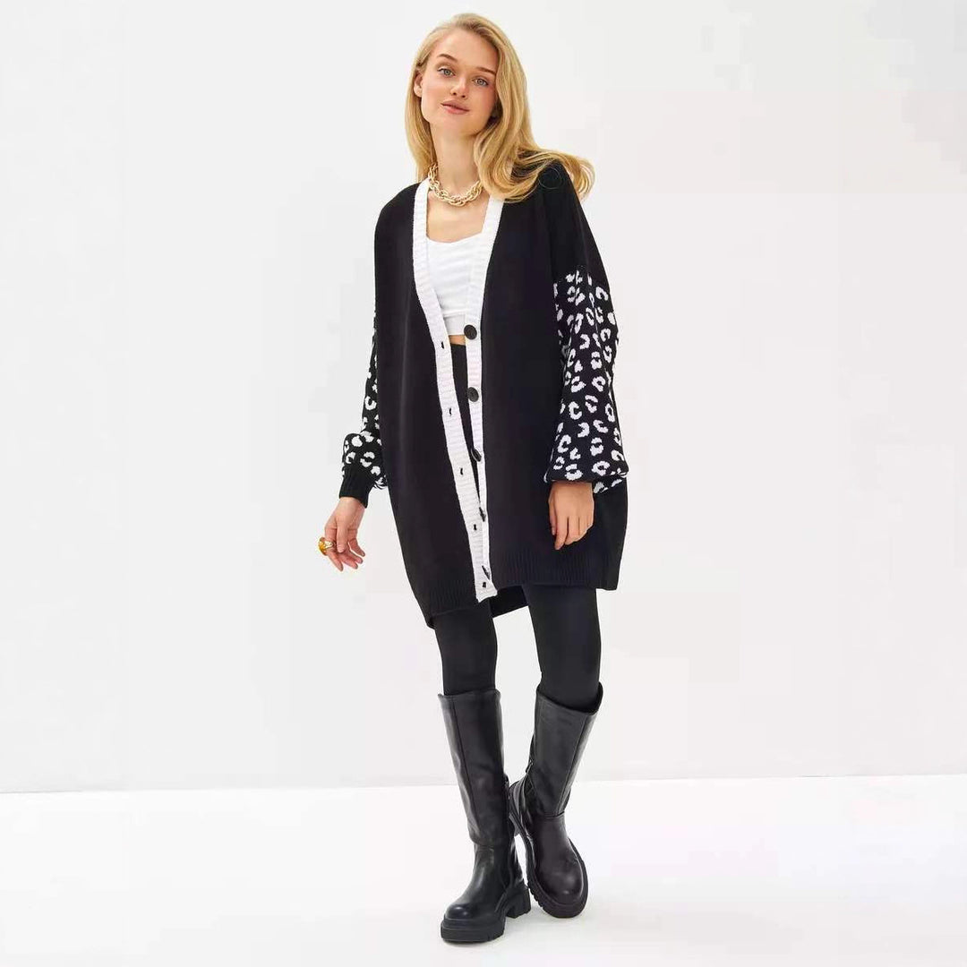 Damen Grobstrickjacke mit kontrastierenden Ärmeln und Knopfdetails R&B