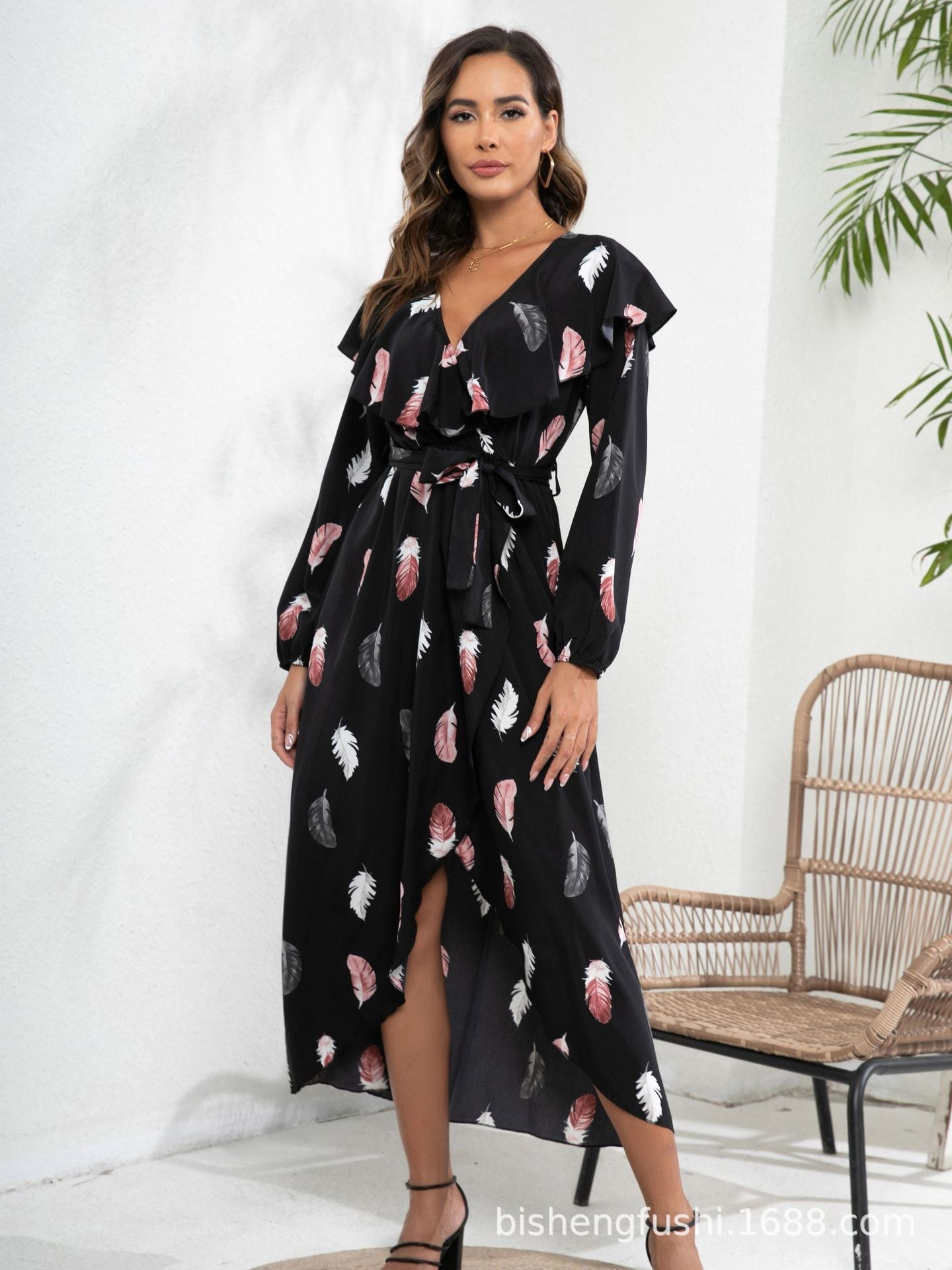 Damen Maxi-Kleid mit Rüschendetails und schickem Bindegürtel R&B
