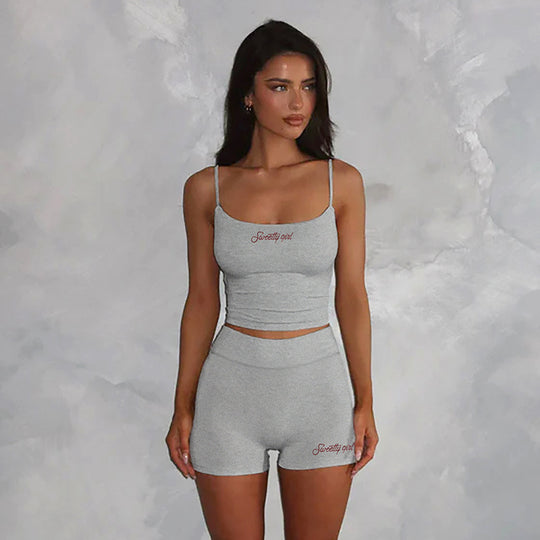 Damen Schlafanzug-Set aus weichem Baumwollmaterial mit verstellbaren Trägern und Schriftzug R&B