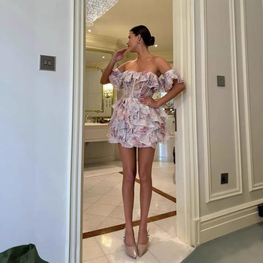 Damen festliches Cocktailkleid mit voluminösem Rock und Kragendetails R&B