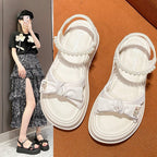 Damen modische Plateausandalen mit Schleifen-Detail und Perlenakzent