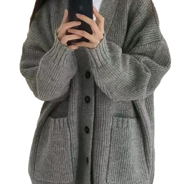 Damen Grobstrickjacke mit großen Taschen und Knopfdetails R&B