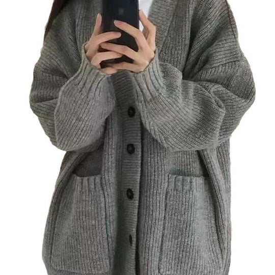 Damen Grobstrickjacke mit großen Taschen und Knopfdetails R&B