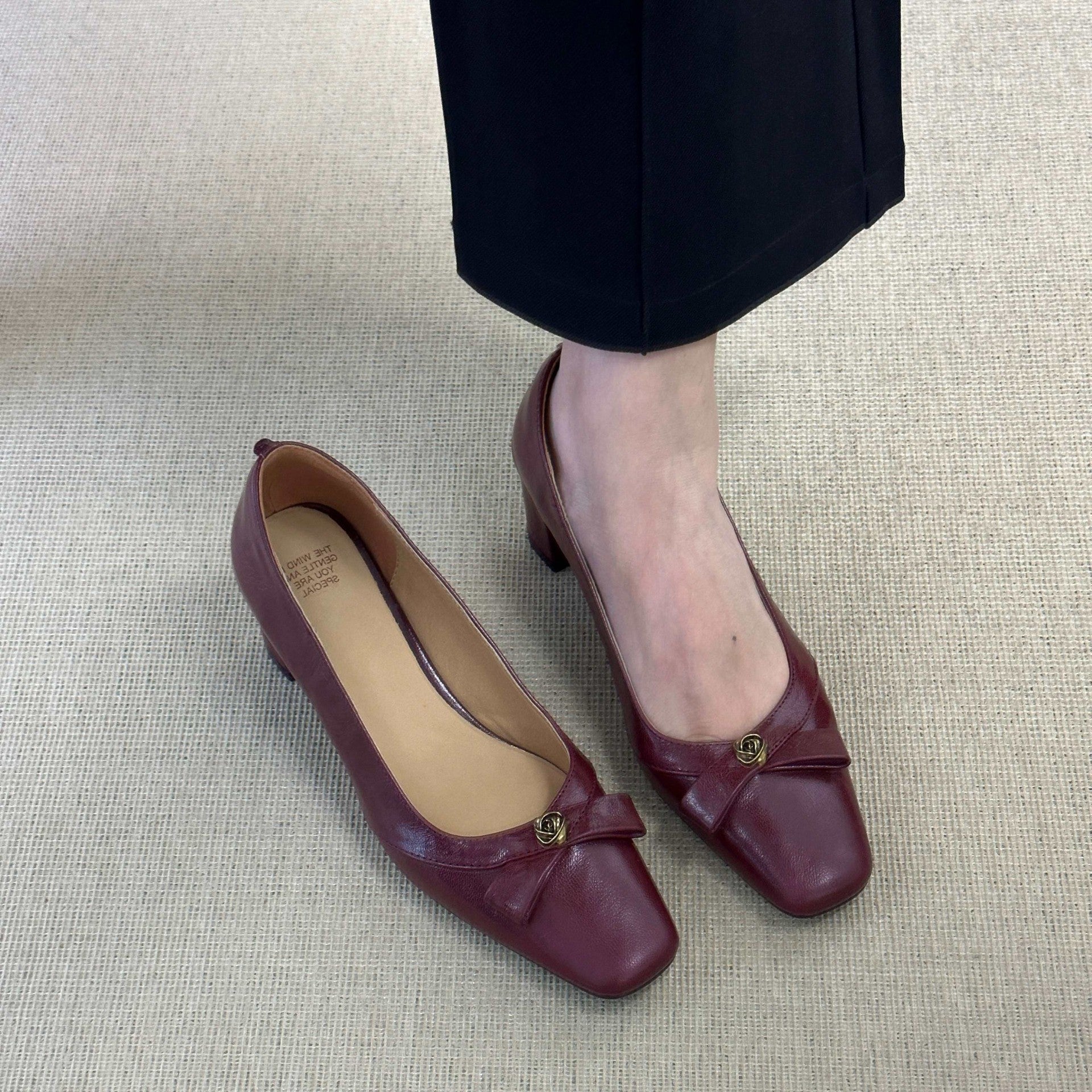 Damen elegante Blockabsatz-Pumps mit modischem Riemchen