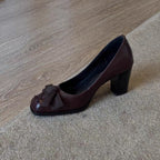 Damen elegante Pumps mit modischer Schleifenapplikation und bequemem Blockabsatz R&B