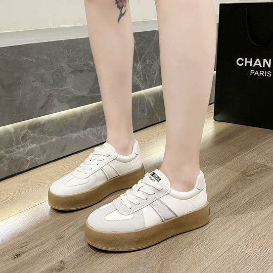 Damen Sneaker mit modischer Plateau-Sohle und hochwertiger Oberflächenverarbeitung R&B