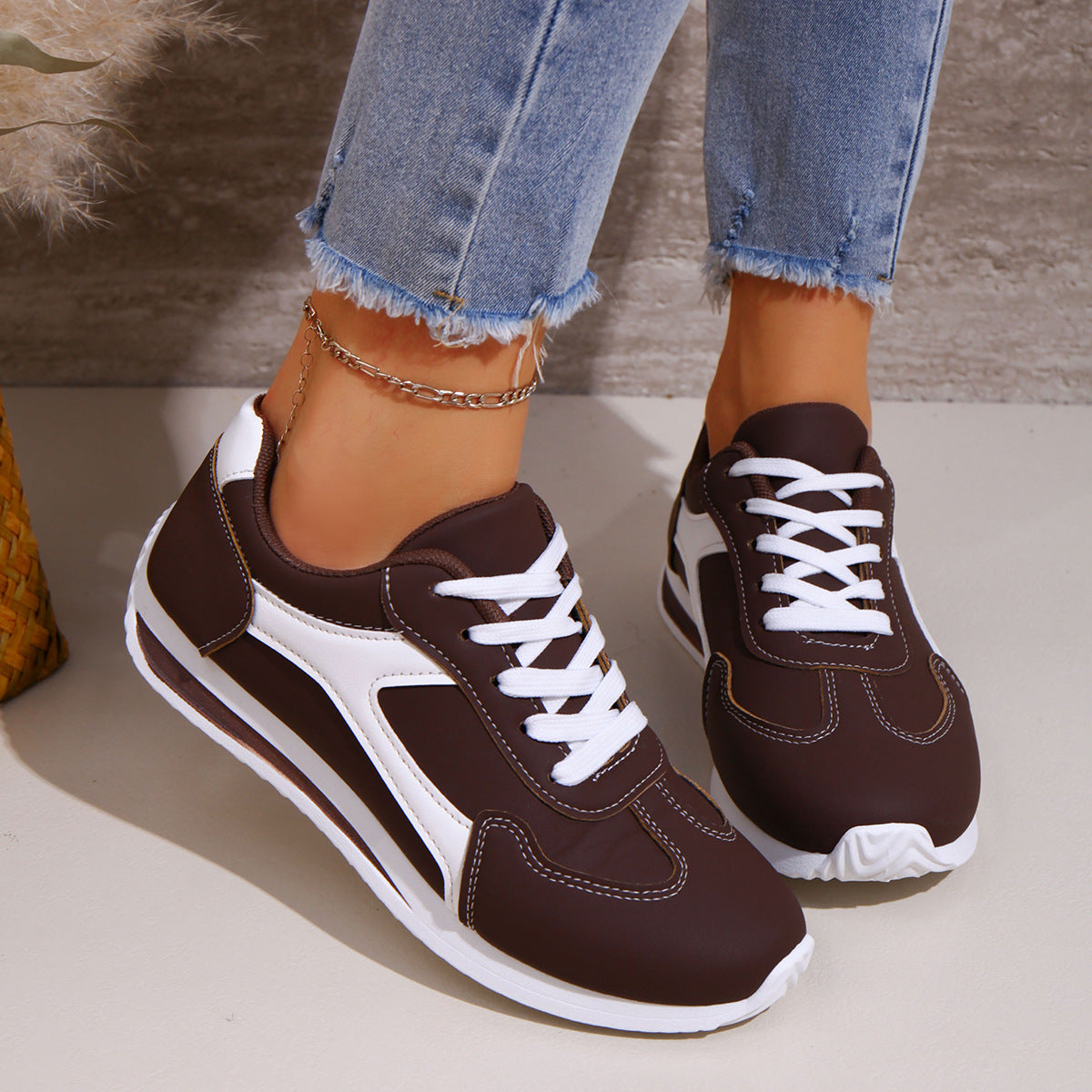 Damen Sportliche Sneakers mit modischem Kontrastdesign R&B