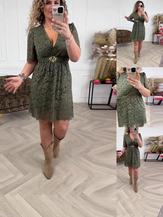 Damen Knielanges Spitzenkleid mit elegantem V-Ausschnitt und dekorativem Gürtel Heidi-Mode