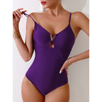 Damen Einteiler Badeanzug mit stilvollem Cut-Out und modischem V-Ausschnitt R&B