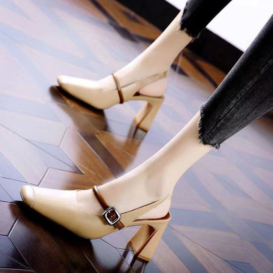 Damen Slingback-Pumps mit elegantem Blockabsatz und dekorativem Riemen R&B