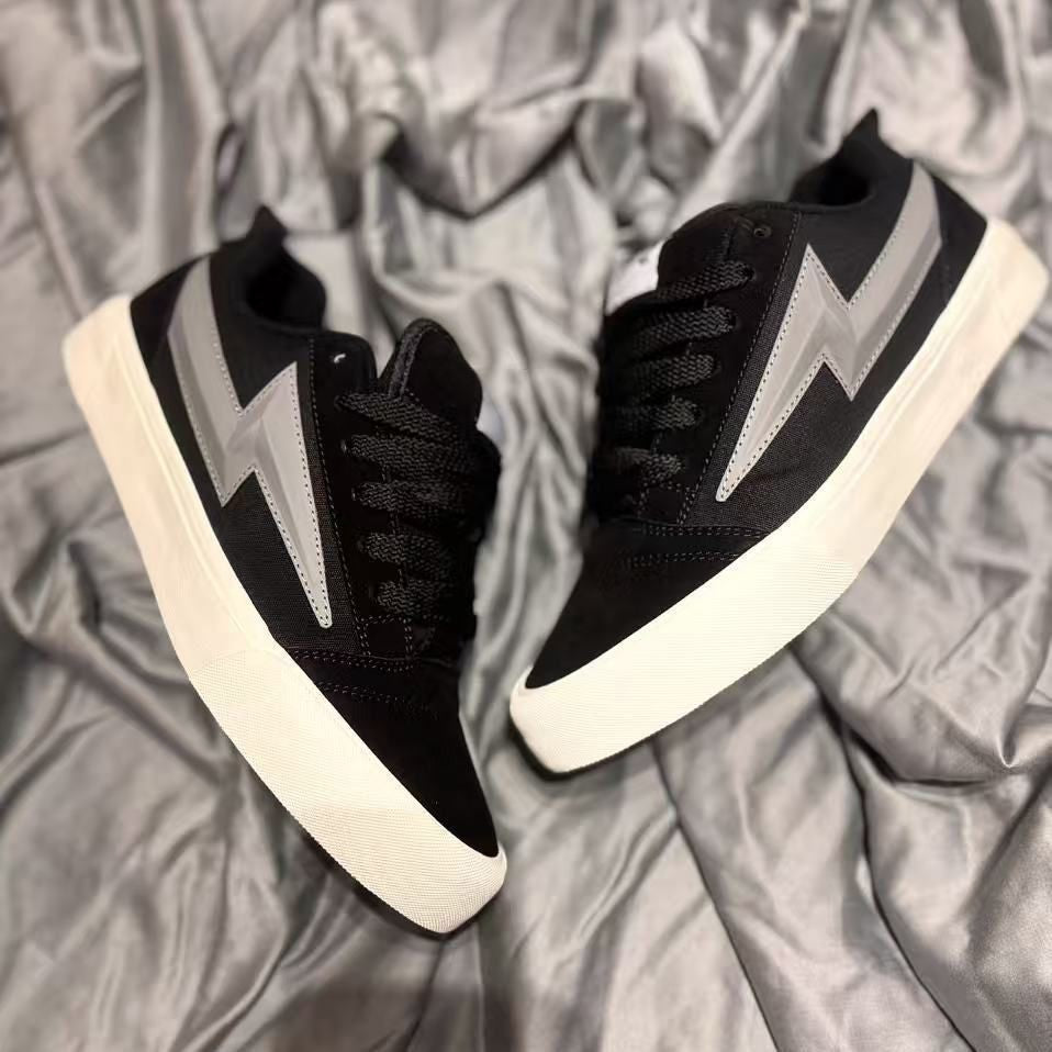 Damen Sportliche Sneakers mit dynamischem Blitzdesign R&B