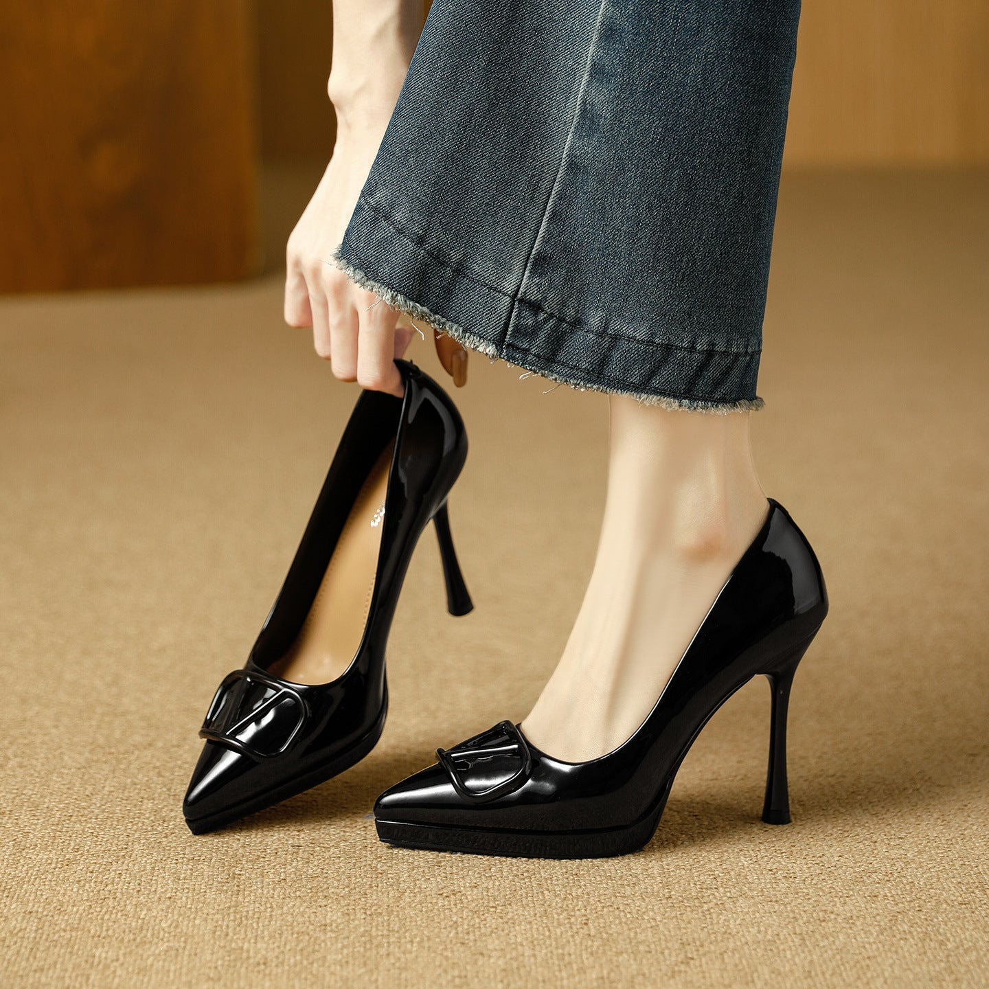 Damen Hochglanz Pumps mit dekorativem Schleifenakzent