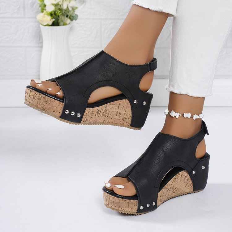 Damen Wedge-Sandalen mit modischen Cut-Outs und dekorativen Akzenten R&B
