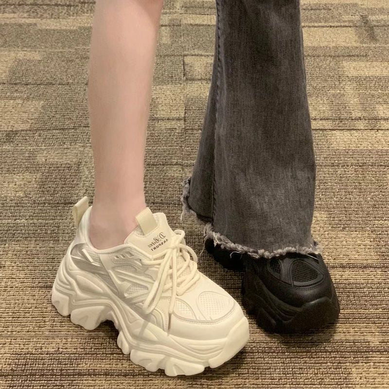Damen Chunky Sneakers mit innovativem Sohlenprofil und atmungsaktiver Obermaterialstruktur R&B