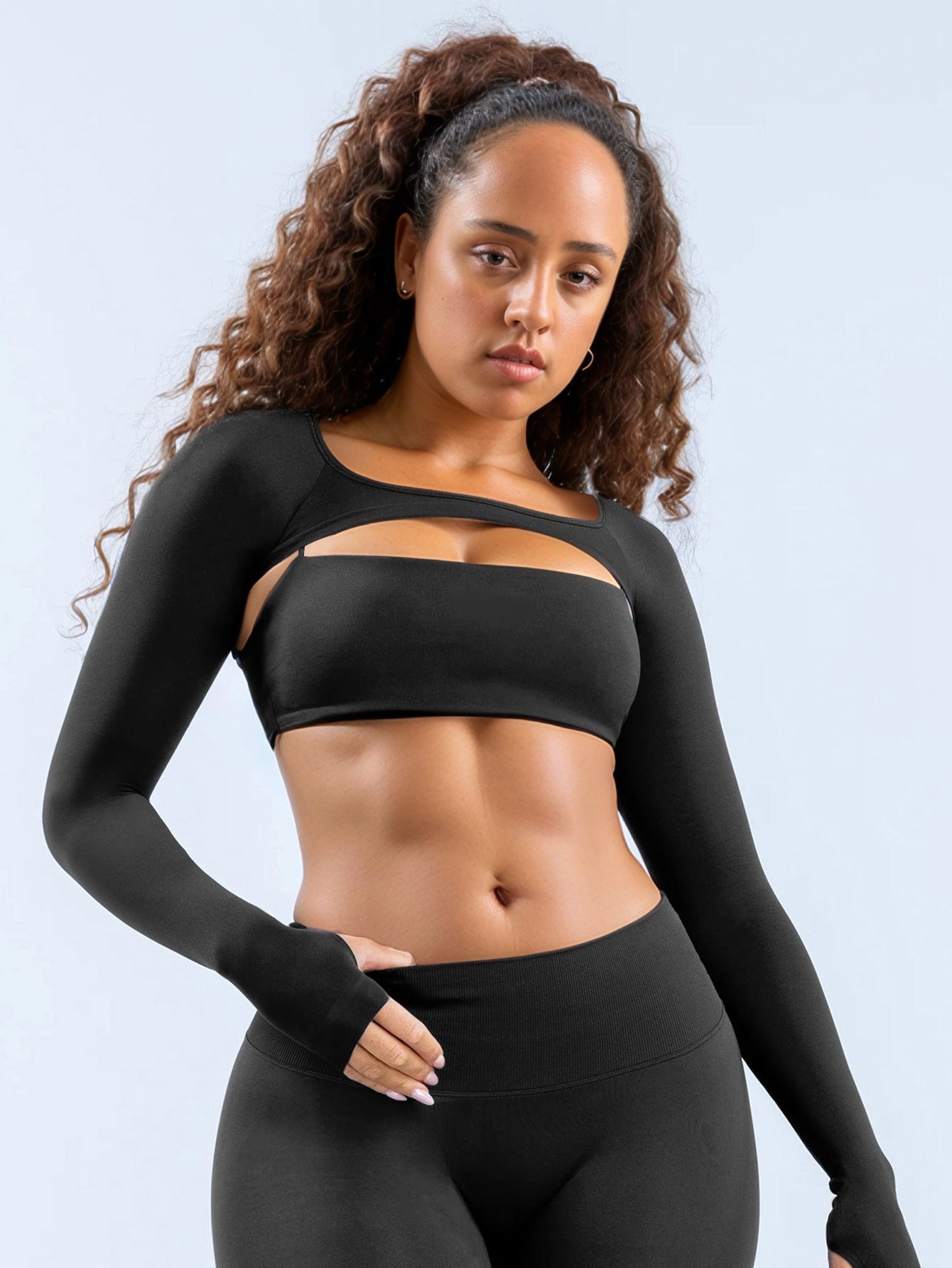 Damen Sportliches Langarm Crop-Top mit angeschnittenem Design R&B