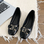 Damen elegante Ballerinas mit glattem Lackfinish und auffälligem Logo R&B