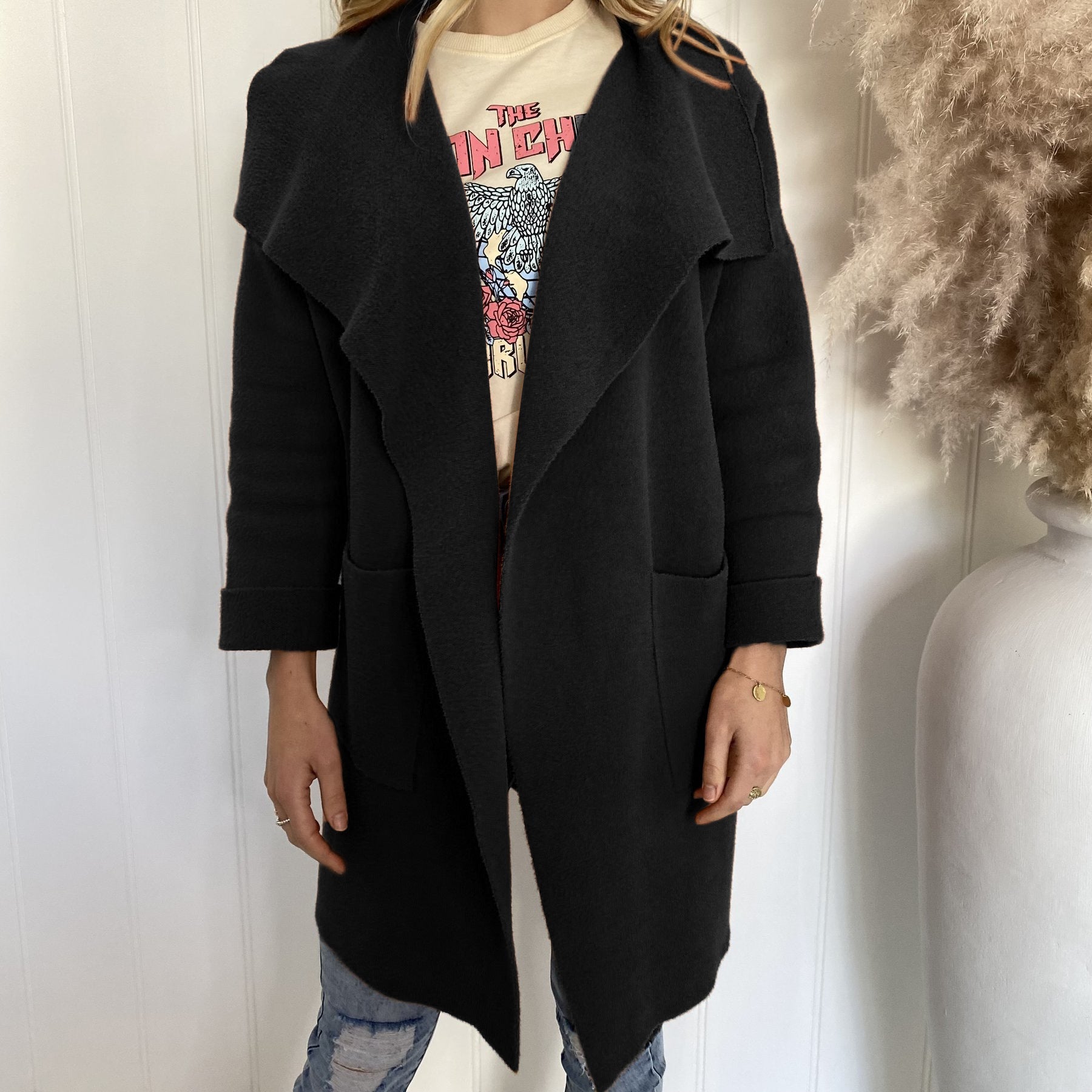 Damen Oversized Strickjacke mit weitem Revers und Taschen R&B