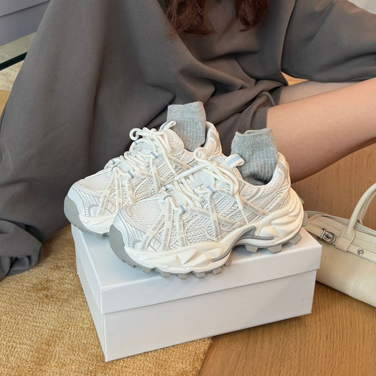 Damen Sportschuhe mit atmungsaktiver Mesh-Oberfläche und einzigartiger Bodenstruktur R&B