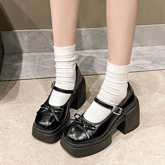 Damen Plateau-Pumps mit Riemchen und Schleifendetail R&B