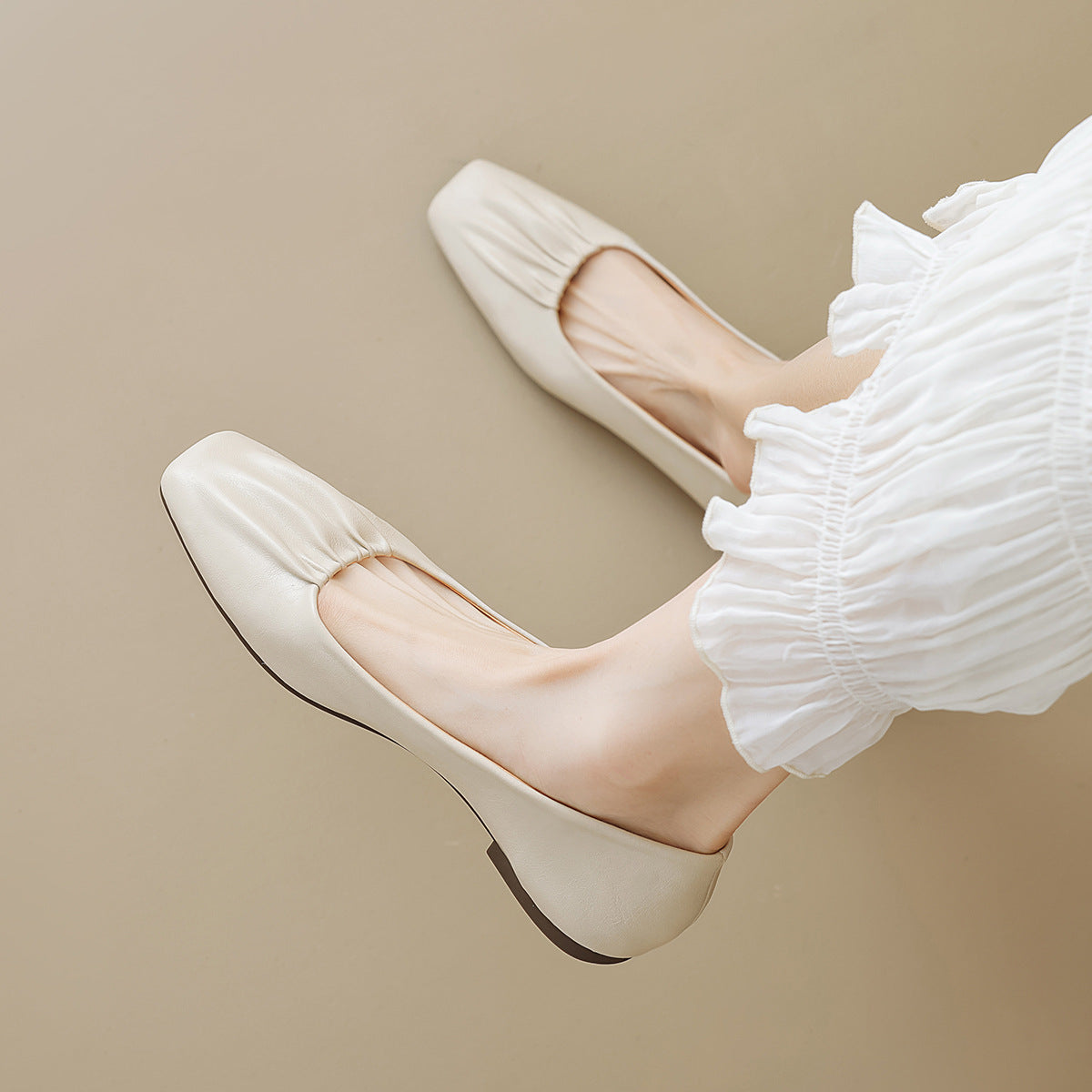 Damen Ballerinas aus hochwertigem Leder mit modischem Faltendesign