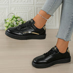 Damenstylische Sneaker mit metallischen Akzenten R&B