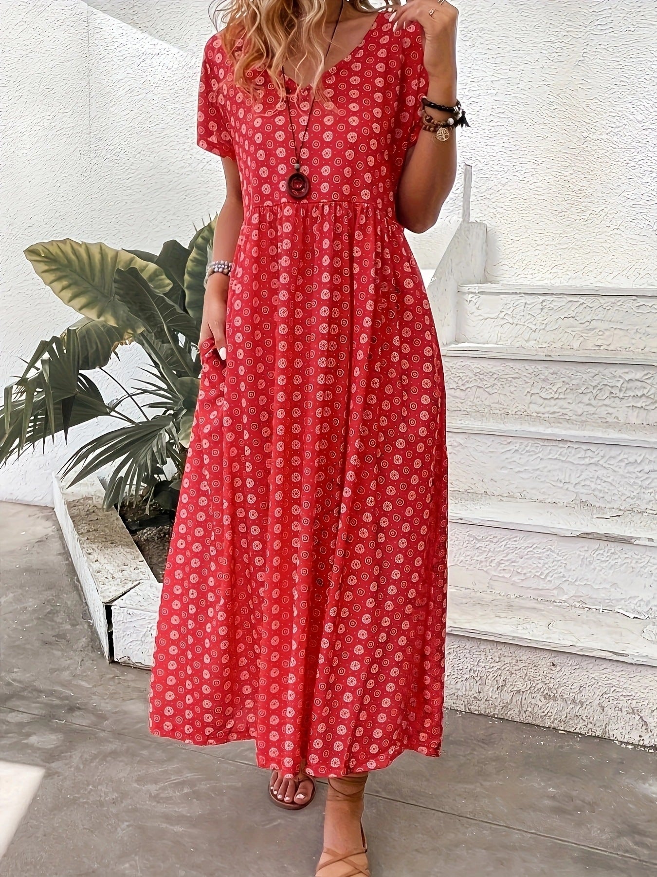Damen Maxikleid mit handgearbeitetem Blumenmuster und praktischen Seitentaschen R&B
