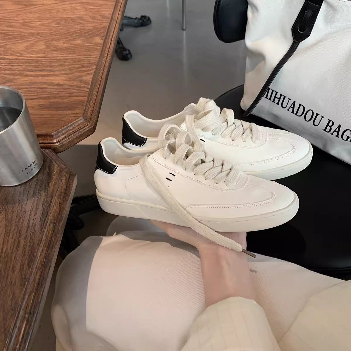 Damen Sportliche Sneaker mit minimalistischer Silhouette und atmungsaktiver Oberflächenstruktur