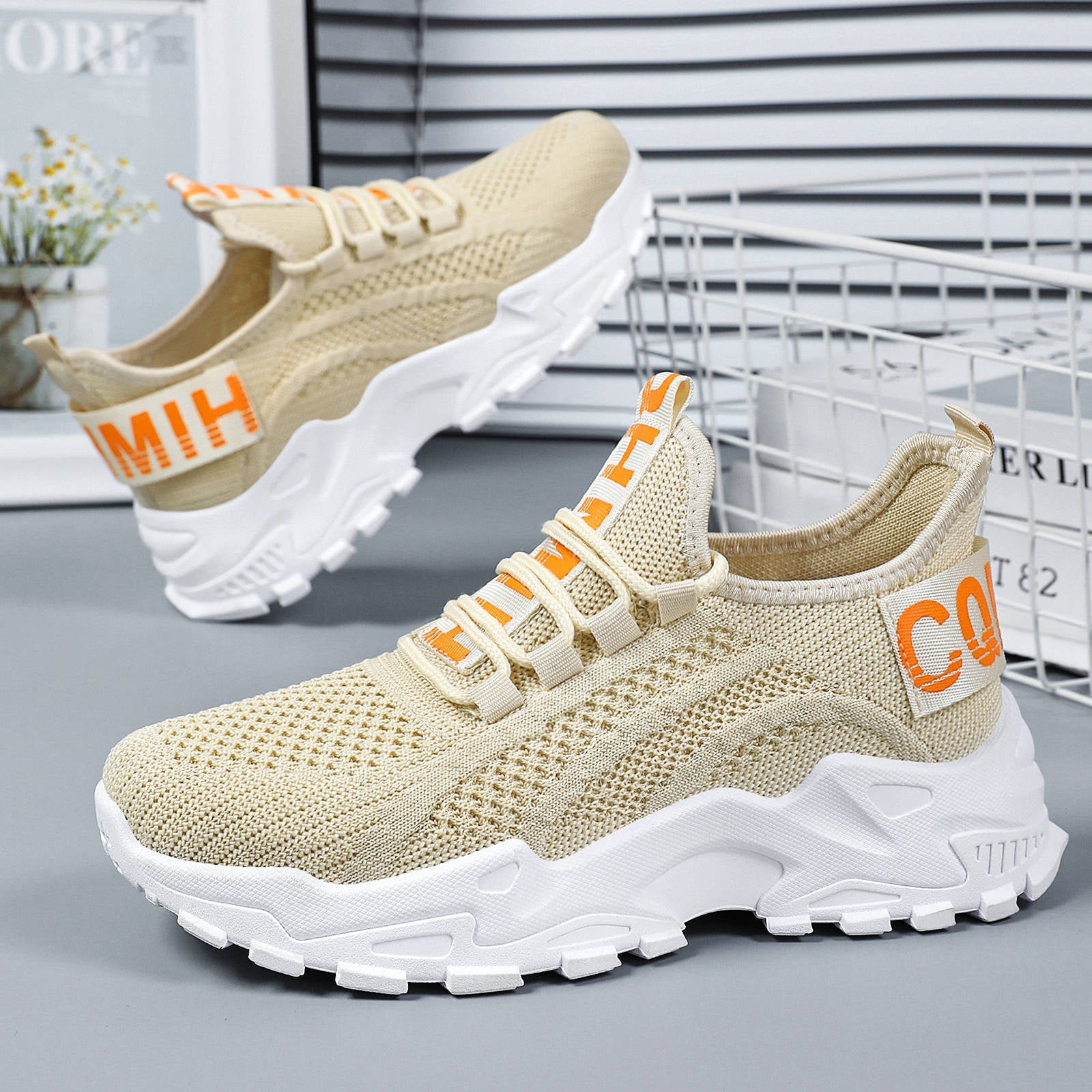 Damen nan nahtloser 3D-Strick Slip-On Sneaker mit elastischem Schlupfschaft, gepolsterter Fersenlasche und griffiger Hybridprofilsohle R&B