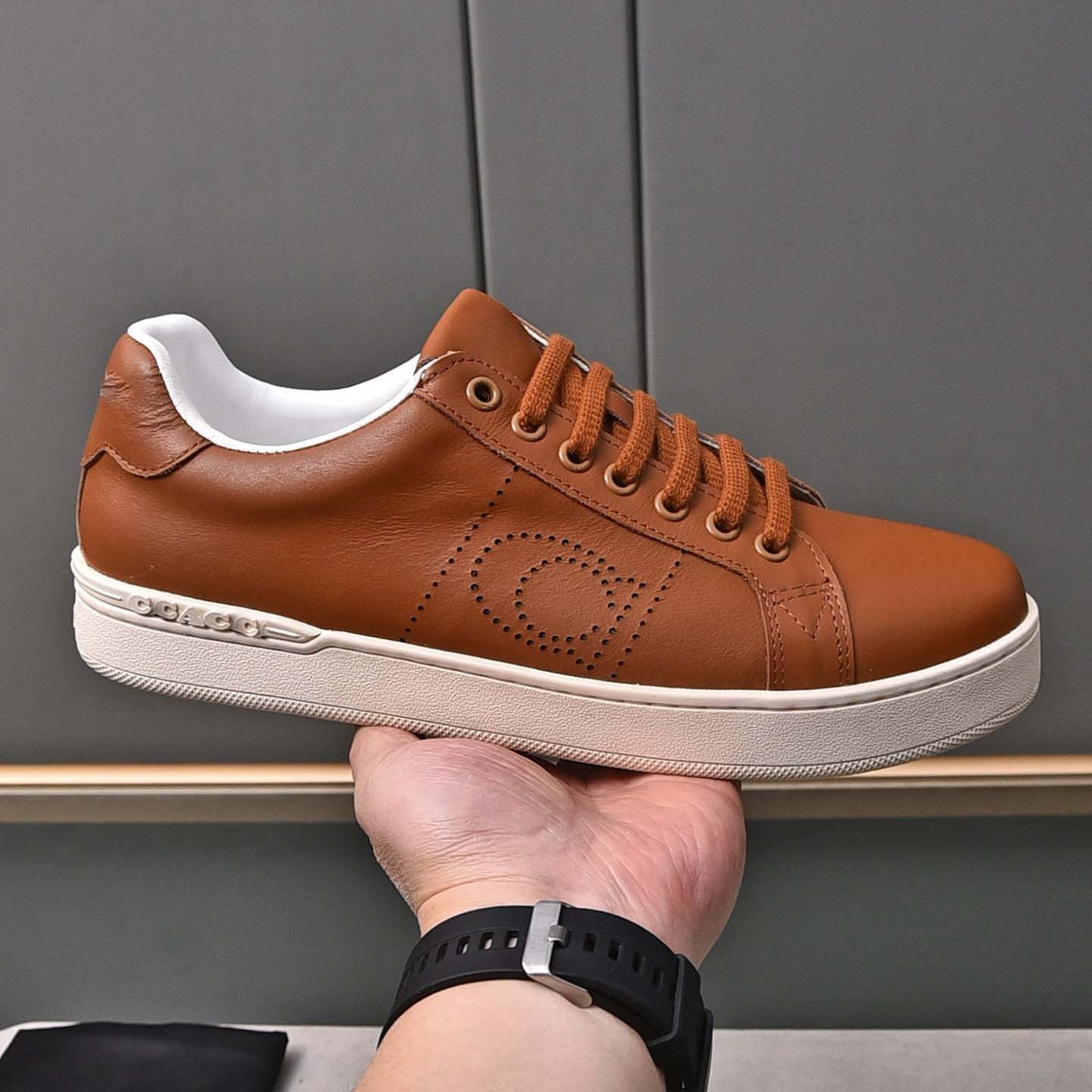 Damen Leder Sneakers mit atmungsaktivem Innenfutter und rutschfester Sohle R&B