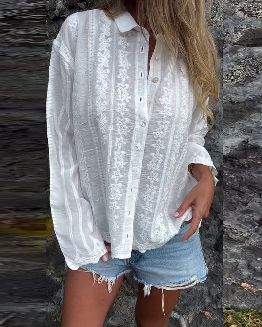 Damen nan bestickte Hemdbluse mit floraler Ajour-Stickerei, Perlmuttknopfleiste und legerer Oversize-Passform R&B