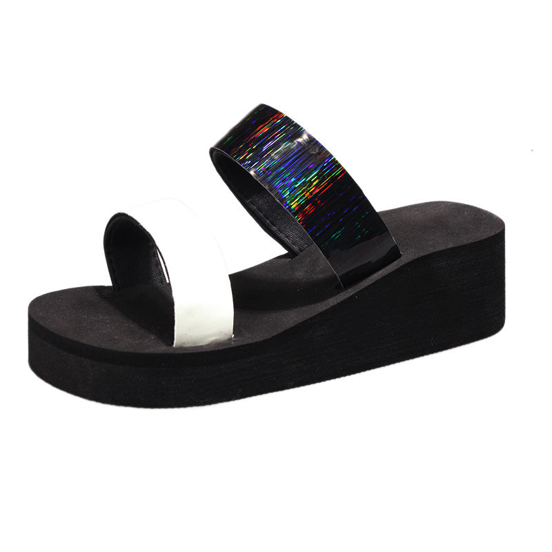 Damen Riemensandalen mit glänzenden Akzenten und komfortablem Plateau R&B