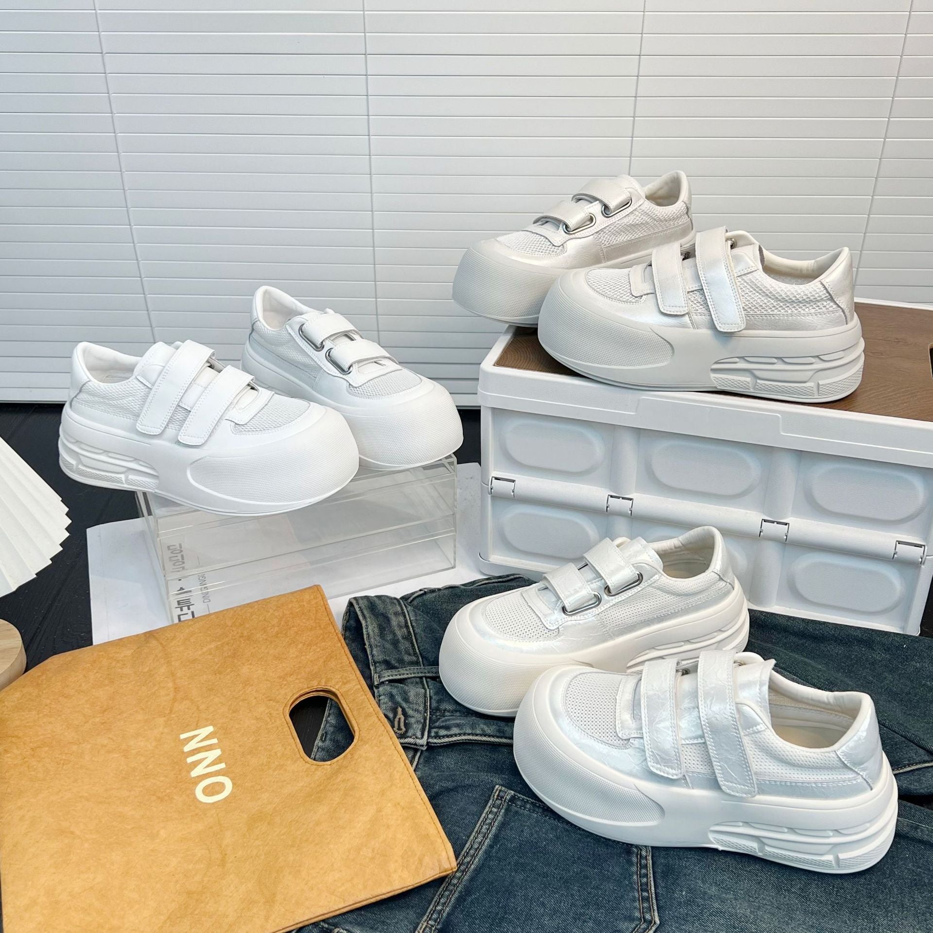 Damen Sportliche Sneakers mit Klettverschluss R&B