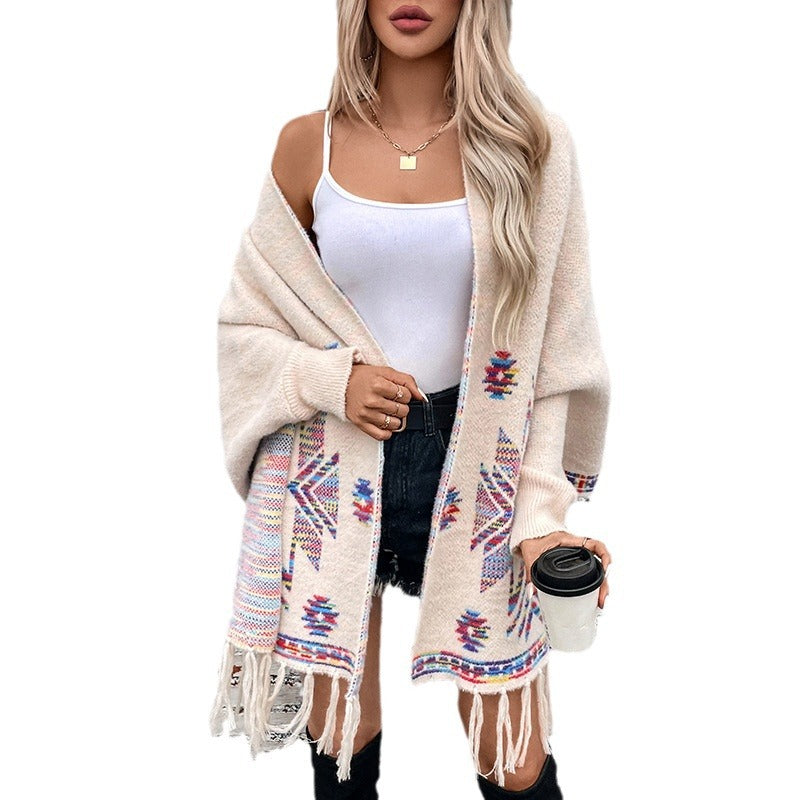 Damen Strickponcho mit buntem Navajo-Muster und fransigem Saum