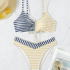 Damen Triangel-Bikini mit raffiniertem Knoten und modischem Streifenmuster R&B
