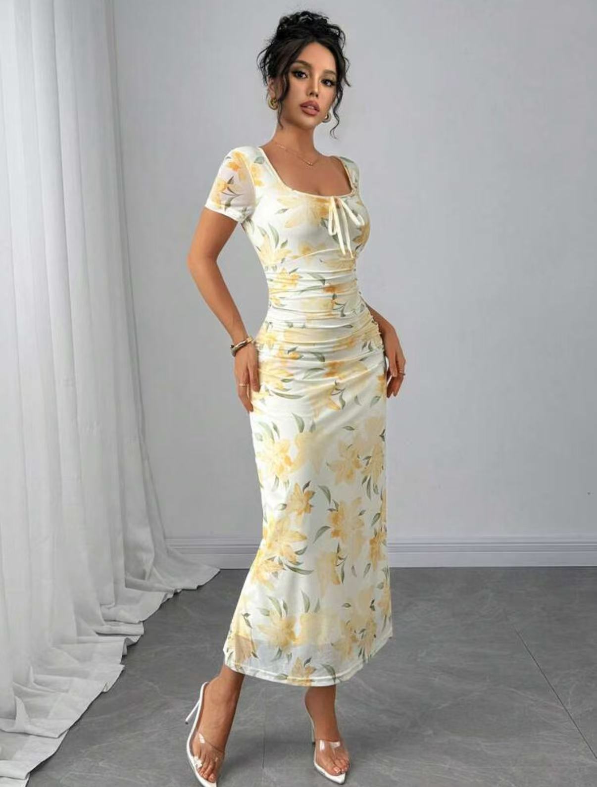 Damen Maxikleid mit floralen Mustern und dekorativem Wickeldetail R&B
