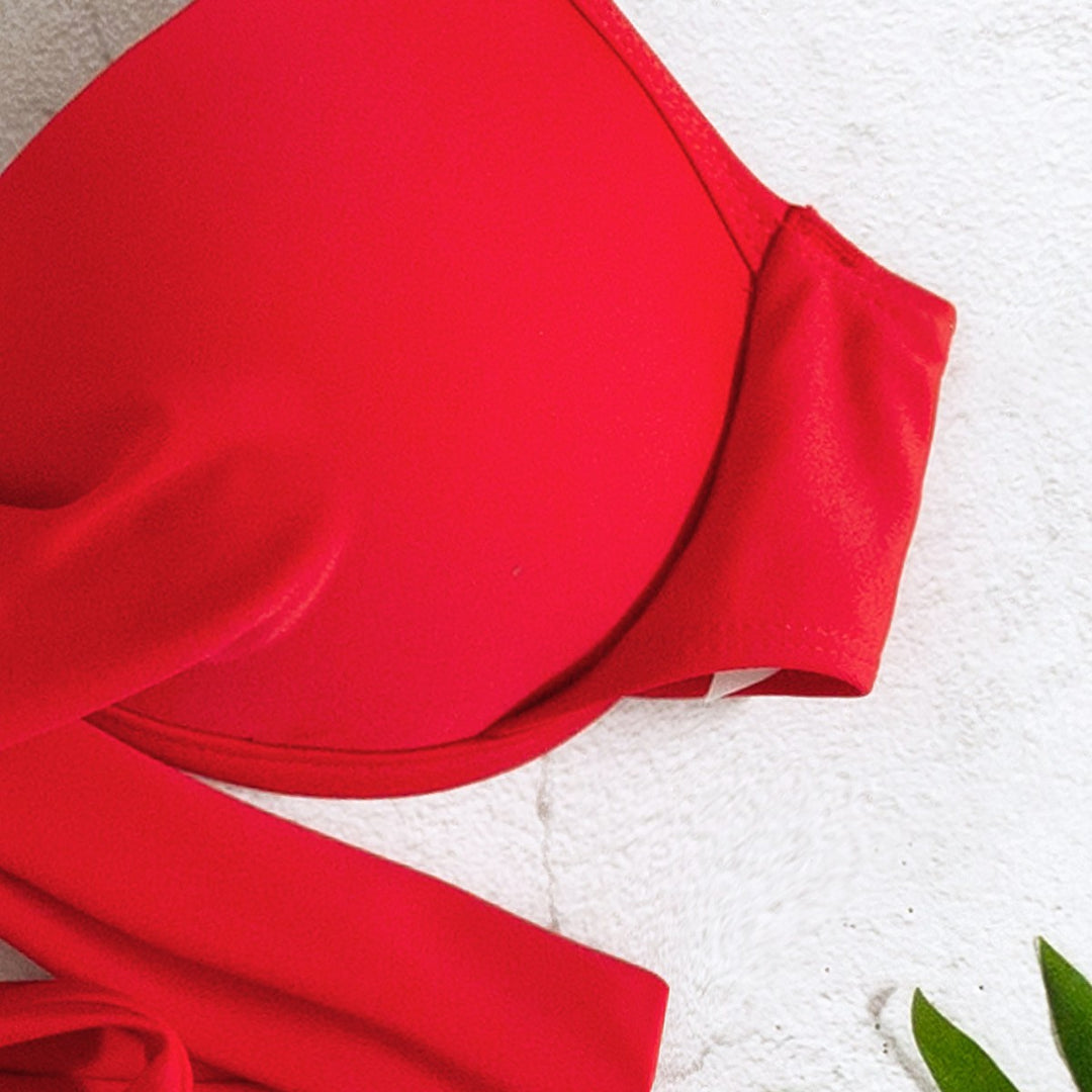 Damen Bikini-Oberteil mit verspieltem Knoten und elegantem Design R&B