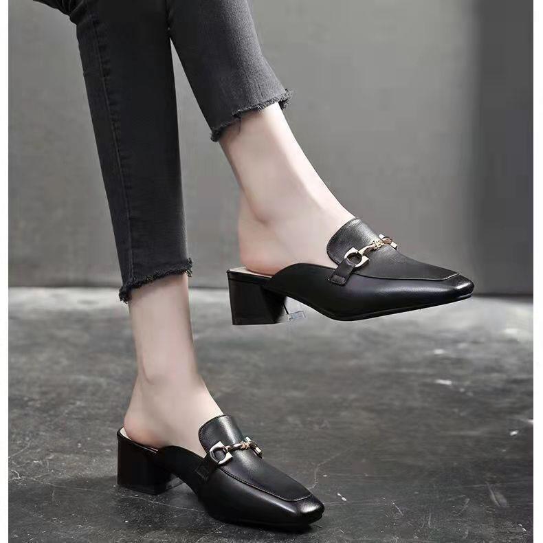 Damen elegante Mules mit modischem Blockabsatz und schickem Schnallen-Detail R&B