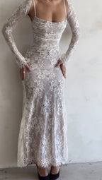 Damen Maxikleid aus zarter Spitze mit langen Ärmeln