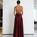 Damen Elegantes satin Abendkleid mit tailliertem Schnitt und schmalen Trägern R&B