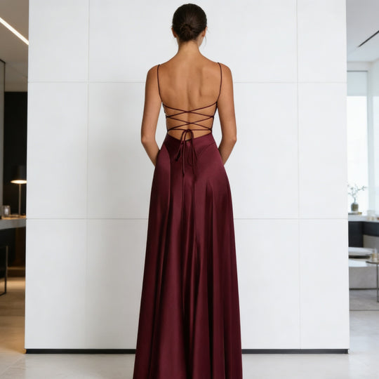 Damen Elegantes satin Abendkleid mit tailliertem Schnitt und schmalen Trägern R&B