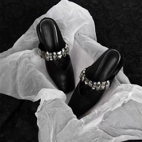 Damen Mules mit glamourösen Nieten und glänzender Oberfläche R&B