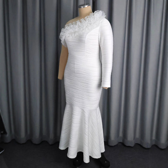 Damen figurbetontes Abendkleid mit asymmetrischem Rüschen-Ausschnitt R&B