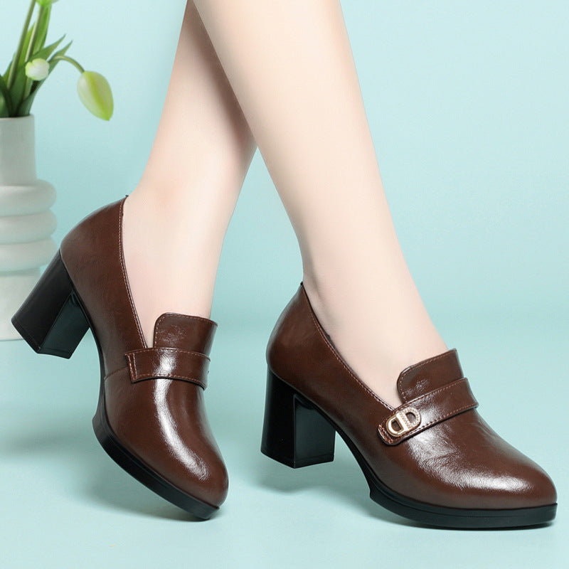 Damen elegante Pumps mit modischem Verschlussdetail R&B