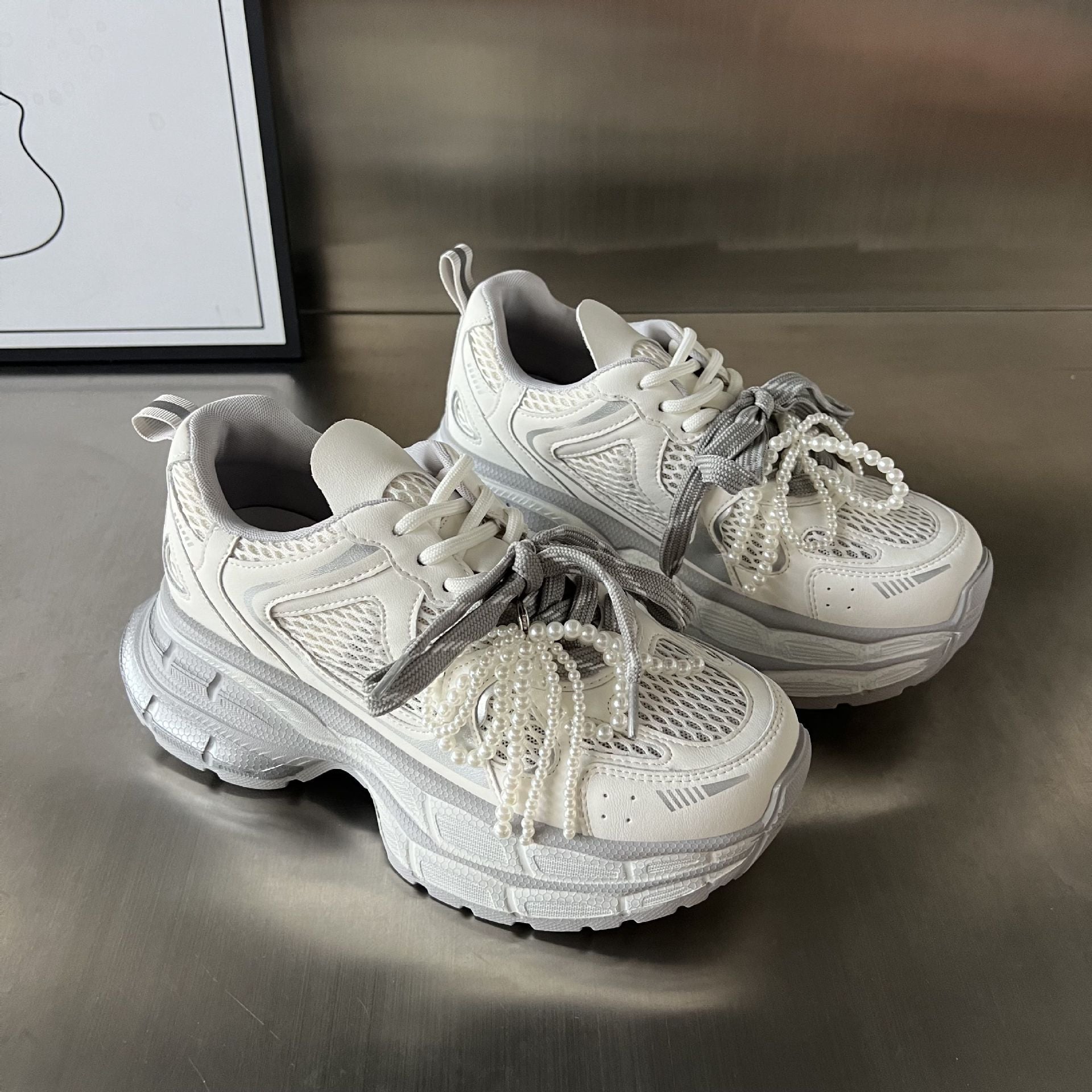 Damen Sportliche Sneakers mit stilvollem Mesh-Design und modischer Perlenverzierung R&B