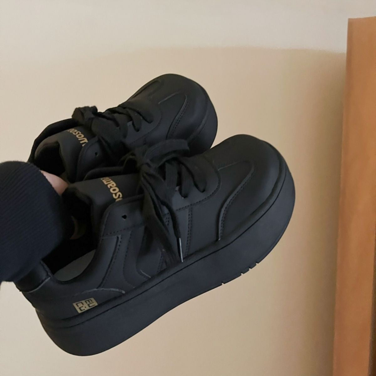 Damen Modische Plateau-Sneaker mit bequemem Schnürsystem und urbanem Design R&B