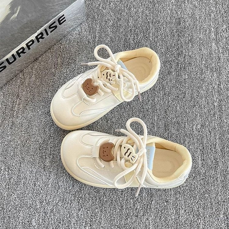 Damen Sportliche Sneaker mit verspieltem Design und einzigartigem Schnürsystem R&B