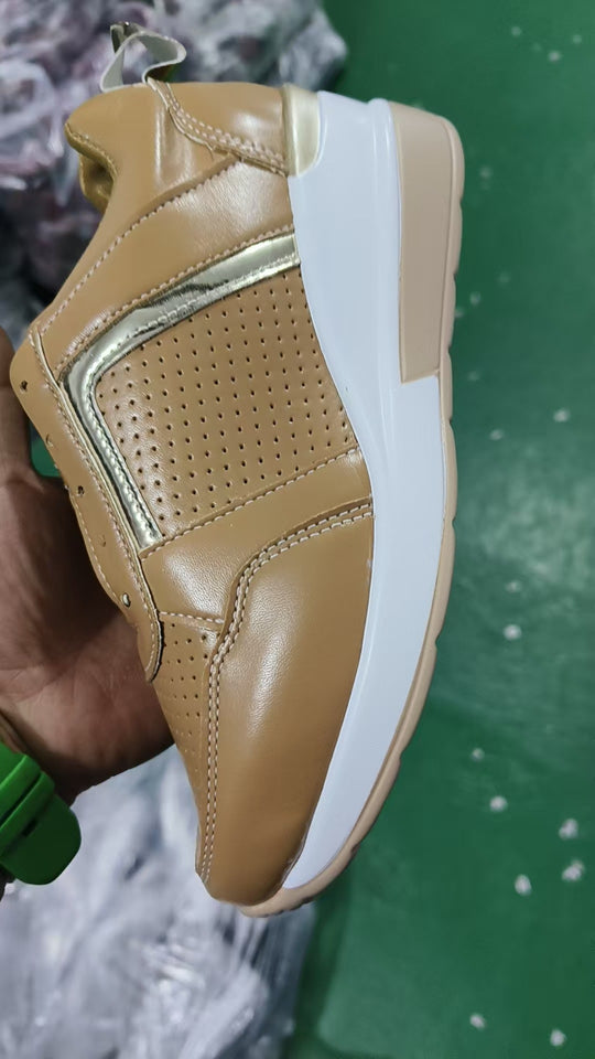 Damen Sportliche Sneakers mit perforierter Oberfläche und modischem Metallic-Detail R&B