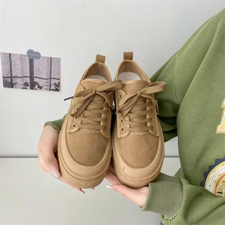 Damen Plattform Sneakers mit luxuriösem Wildleder-Obermaterial und modischem Schnürdesign