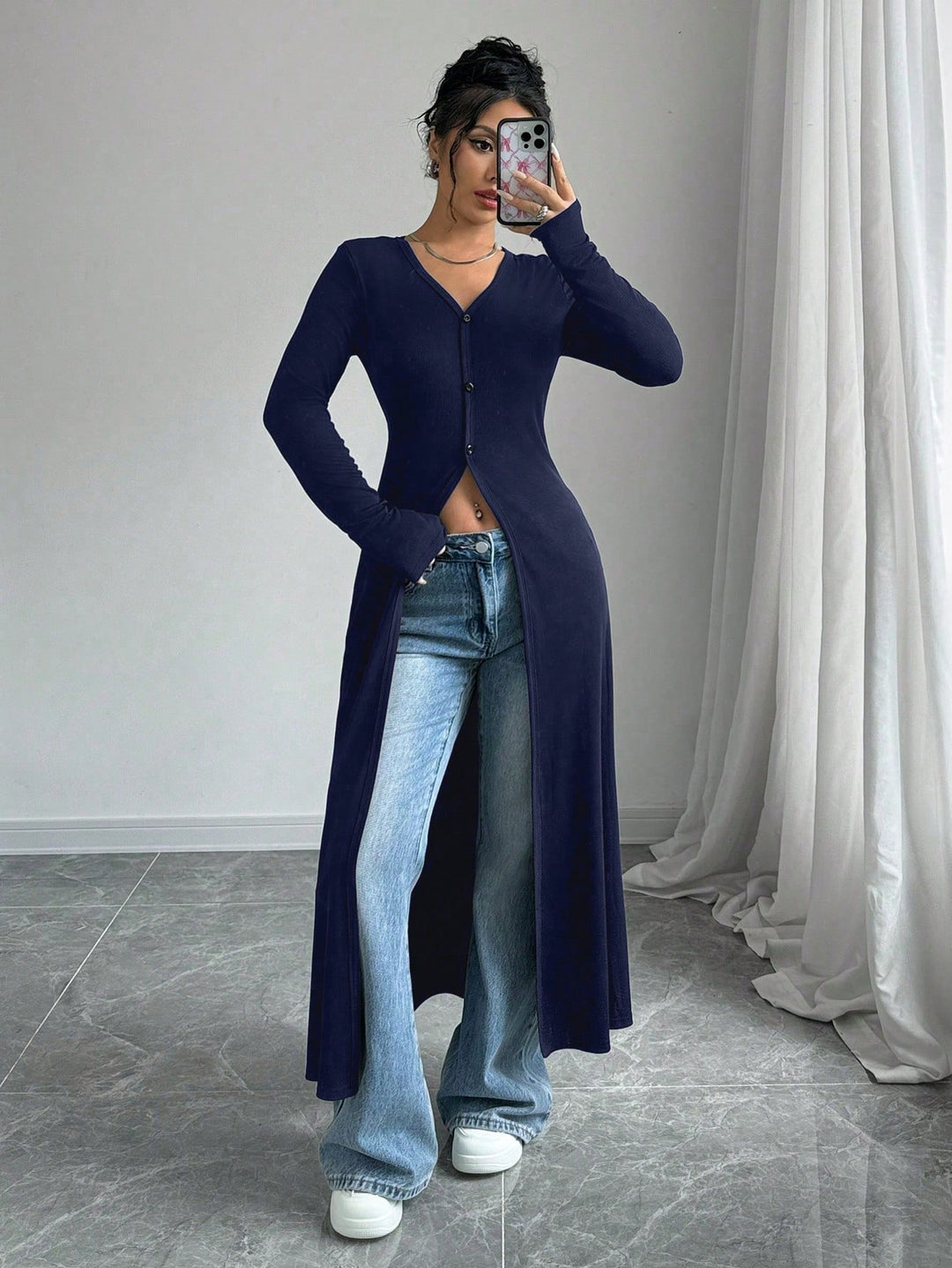 Damen Langstrickjacke mit V-Ausschnitt und Knopfverschluss R&B