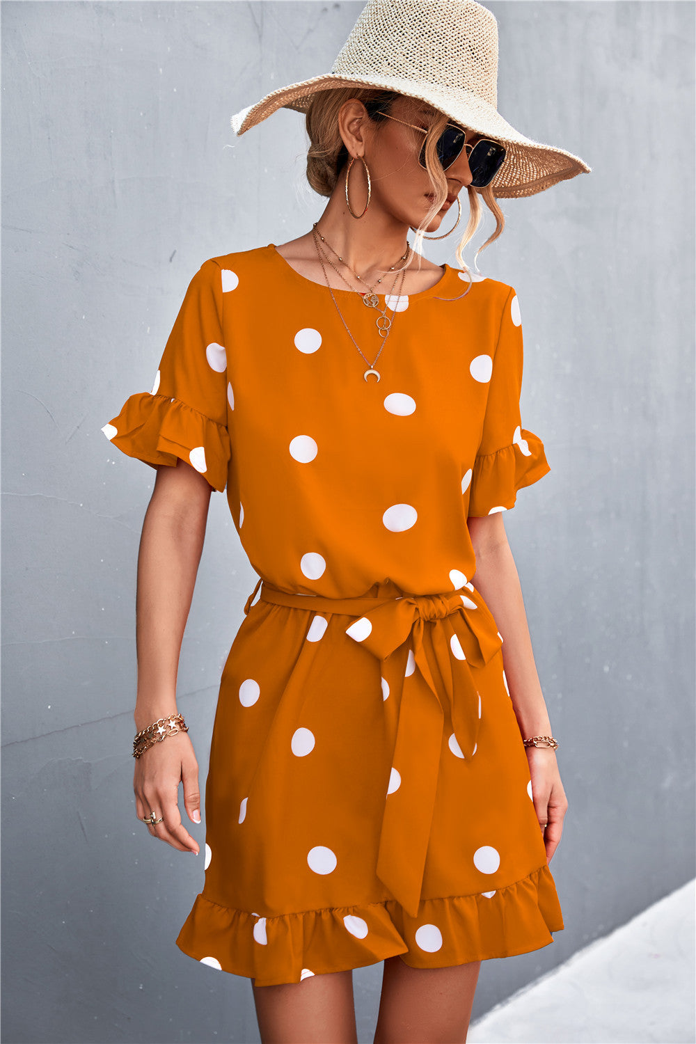 Damen Ballonkleid mit voluminösen Rüschensäumen und tailliertem Gürtel R&B